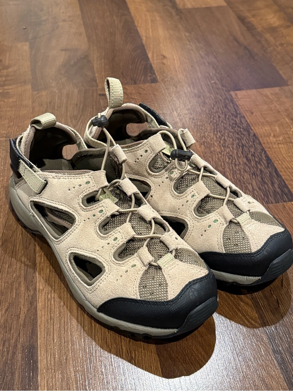 Lands End women’s hiking sandals (size 8.5)